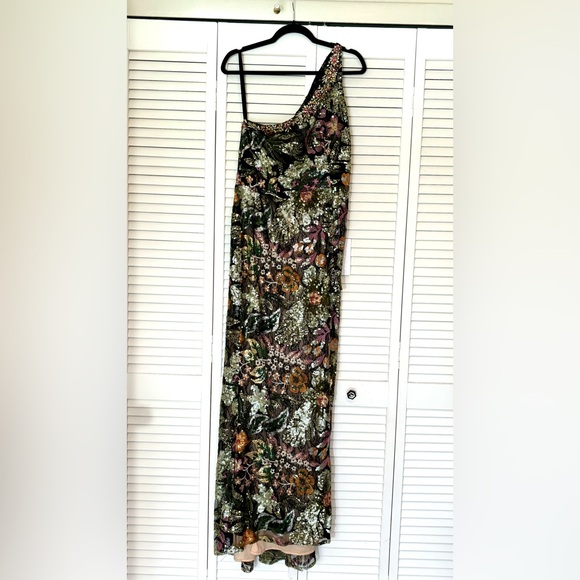 NWT MAC DUGGAL Black Floral 49574
Sequined Embroidered Gown 10 - Picture 7 of 10